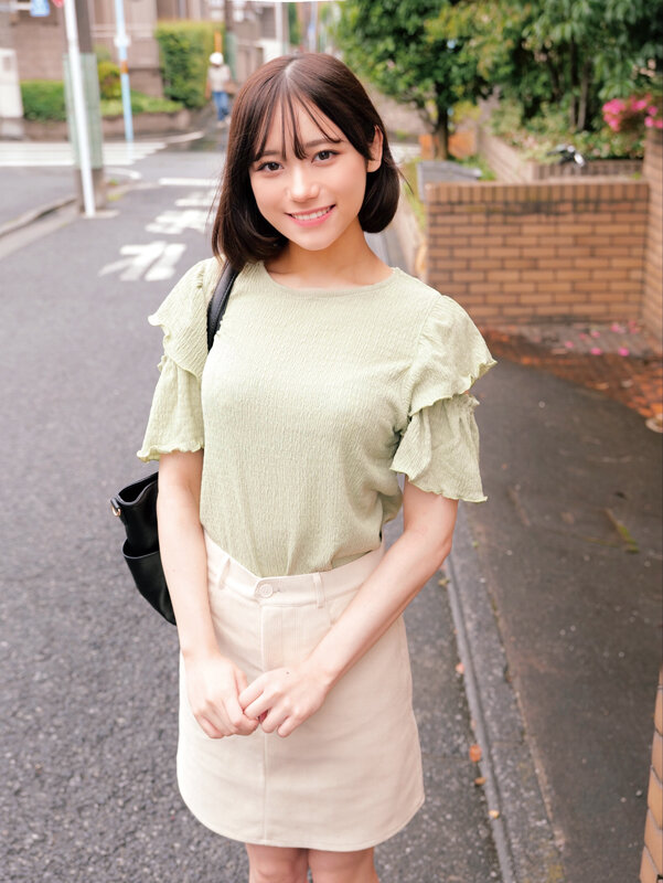 「スレンダー美少女JDをナンパして即ハメ中出し！素人まいいろはの敏感すぎる反応がエロい」のサムネイル