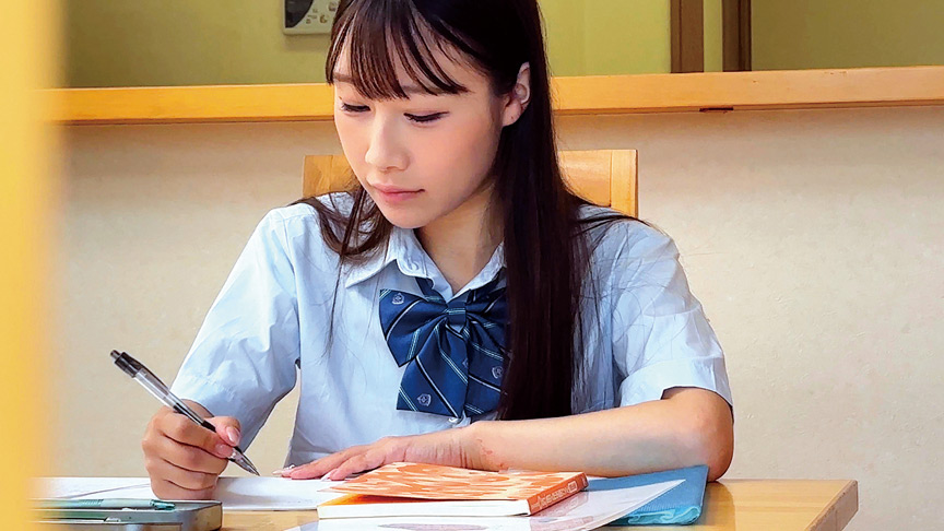 「【素人4名】角オナニーを覗き見される興奮！恥ずかしい秘密のオナニー盗撮風映像」のサンプル画像2枚目