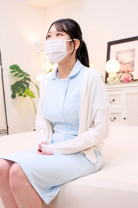 「愛瀬ゆうりが魅せる現役ナースのリアルケアテクニック｜看護師コスプレで癒しのひととき」のサンプル画像2枚目