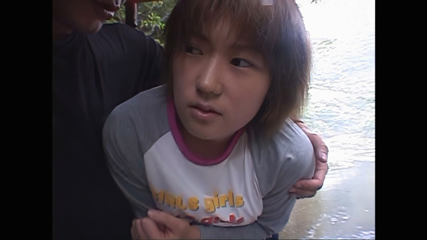 「笠木忍の露出プレイ動画｜野外で魅せる大胆パフォーマンス【AIリマスター高画質】」のサンプル画像3枚目