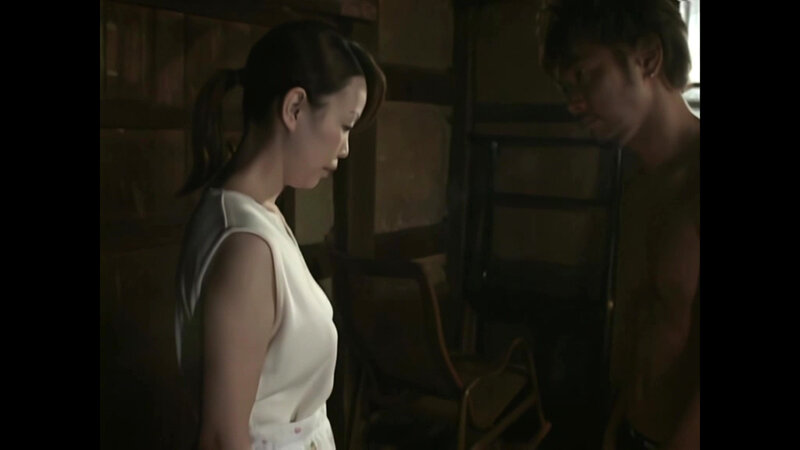 「熟女女優・秋山美紗が魅せる禁断の近親相姦プレイ|濃厚クンニで乱れる人妻の秘密」のサンプル画像3枚目