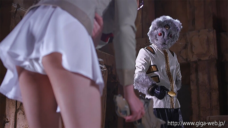 「加賀美さら・藤井レイラが女戦士に！竜神戦隊リュウジンバイオレットで絶体絶命のピンチシーン」のサンプル画像6枚目