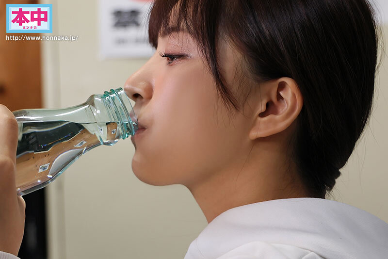 「根尾あかり 女子大生バイトに媚薬調教で汗だくアクメ連続中出し15発の激しいフェラご奉仕」のサンプル画像4枚目