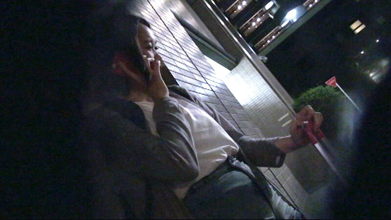 「【素人ナンパ】終電逃した女性を駅前で口説く！リアル街頭ナンパで本気の口説きテクニック完全収録」のサンプル画像2枚目