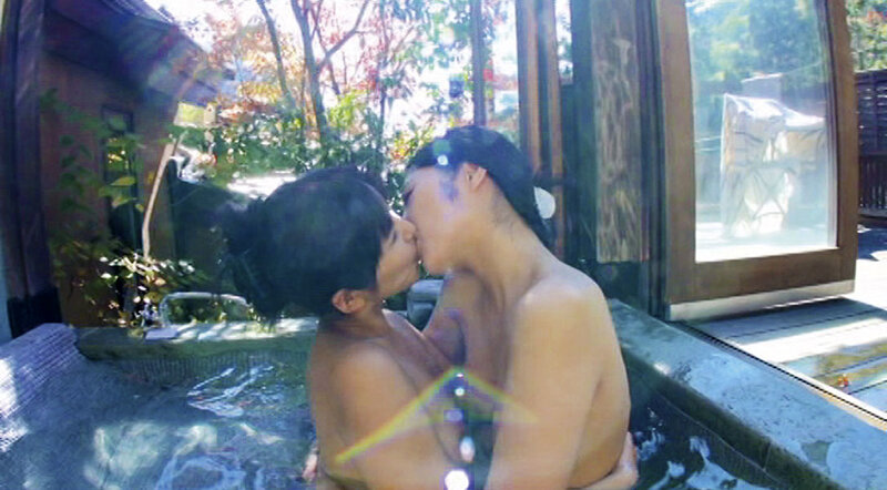 「【人妻・主婦】不倫旅行で燃え上がる禁断の乱交プレイ｜AIリマスター版で蘇る背徳の湯恋物語」のサンプル画像15枚目