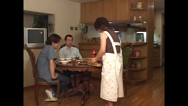 「熟女女優・小池幸が魅せる禁断の近親相姦ドラマ｜母と息子の背徳愛を描いた話題作」のサンプル画像2枚目