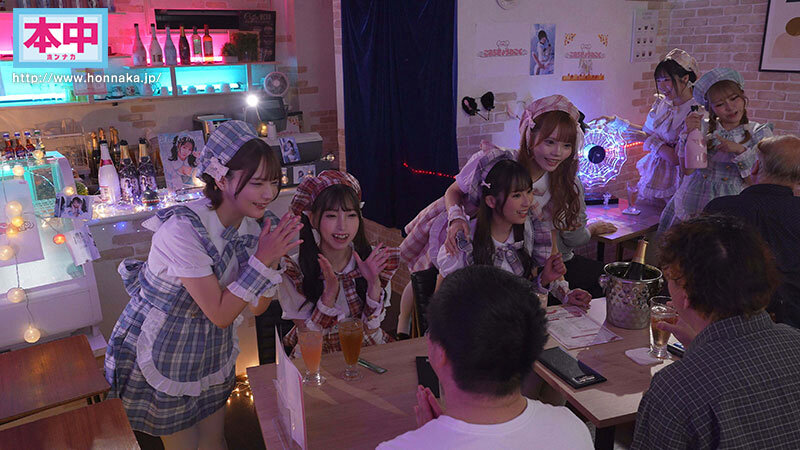 「冬愛ことね・一条みおのメイドコンカフェで美少女ハーレムフェラ＆中出し誘惑プレイ」のサンプル画像1枚目