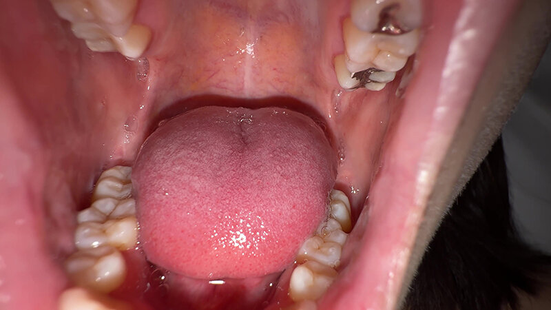 「【個人撮影】湊波流のデカ舌ディープキス＆ツバ鼻吸い」のサンプル画像10枚目