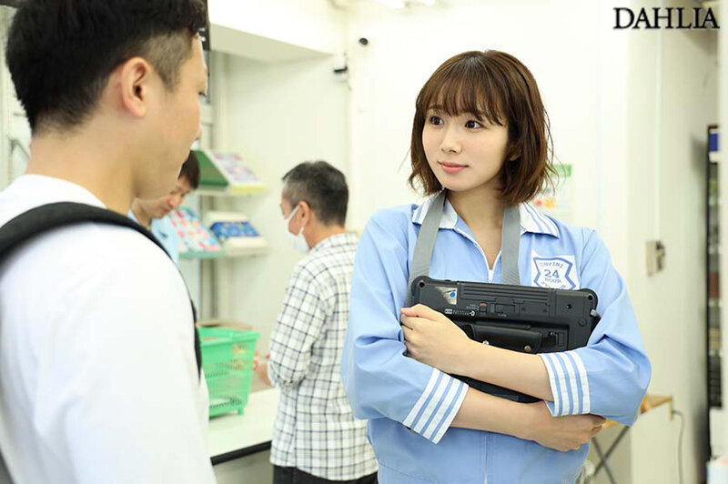 「穂高結花が魅せる人妻の禁断NTR不倫ドラマ|大学生との秘密の夏の関係」のサムネイル