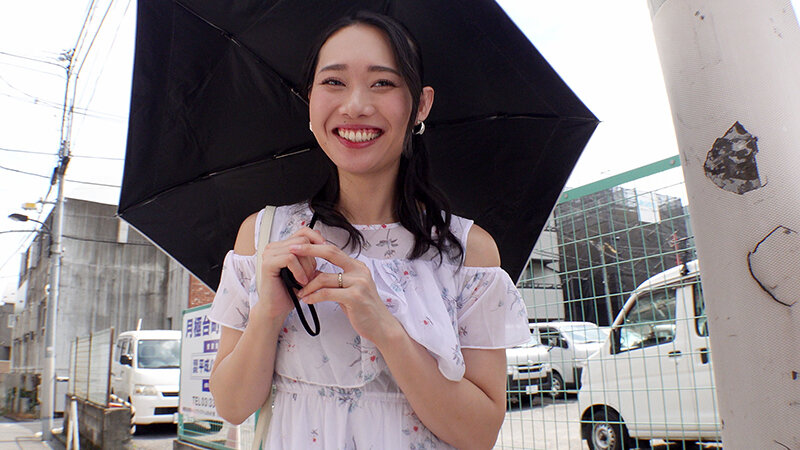 「三池小春 若妻が乱交で本能丸出し！フェラ＆絶頂SEXで悶えるドM妻の過激映像」のサムネイル