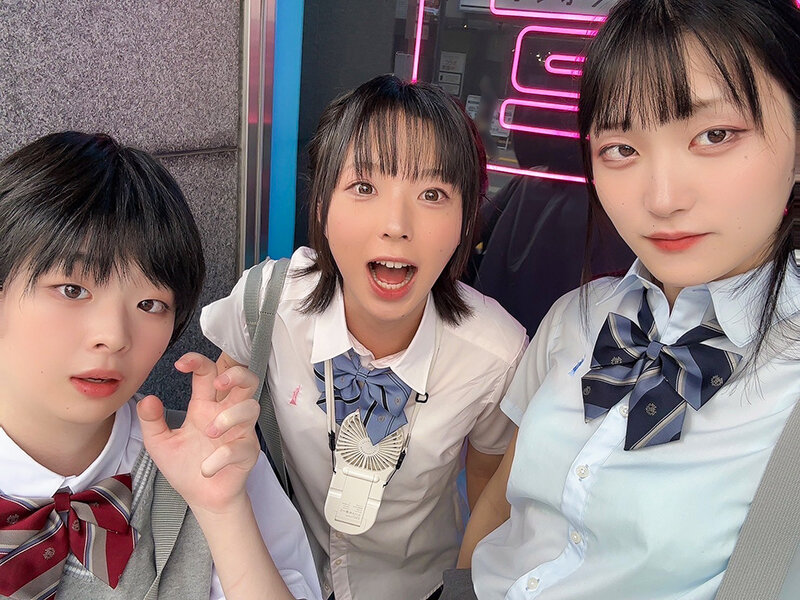 「【男の娘】可愛すぎる三人の女装娘がホテルで生アナル乱交プレイ｜中出しレズセックス撮影会」のサムネイル