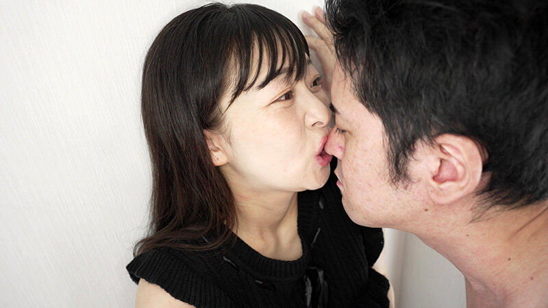 「【原美織】素人お姉さんをナンパ！唾液たっぷり口臭チェックで密着個人撮影」のサンプル画像6枚目