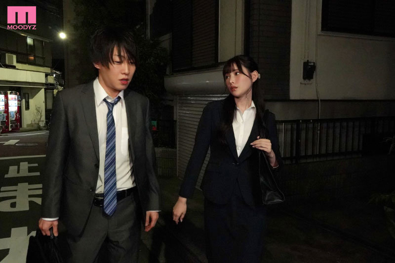 「【新ありな】美乳OL小悪魔後輩の甘い誘惑NTR!終電を逃した先輩を寝取る痴女プレイ」のサンプル画像1枚目