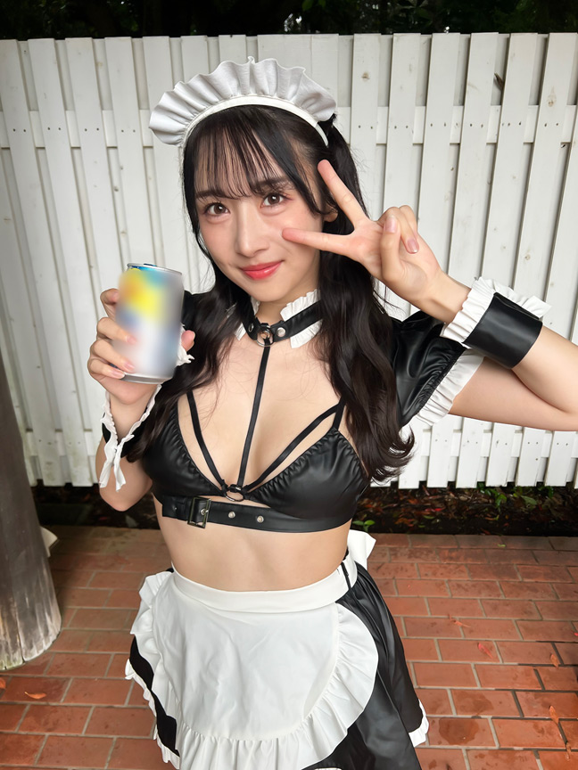 「【素人】巨乳メイドコスプレ美女がノーリアクションゲームに挑戦！ハロウィンナンパ企画」のサムネイル