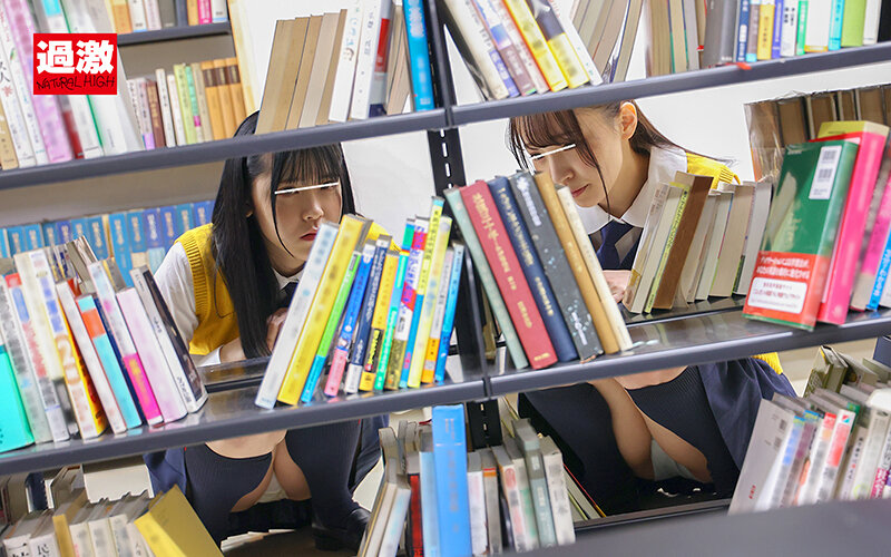 「【美少女JK】図書館で声を我慢する敏感女子校生が潮吹き＆中出しで羞恥プレイに悶絶」のサンプル画像3枚目