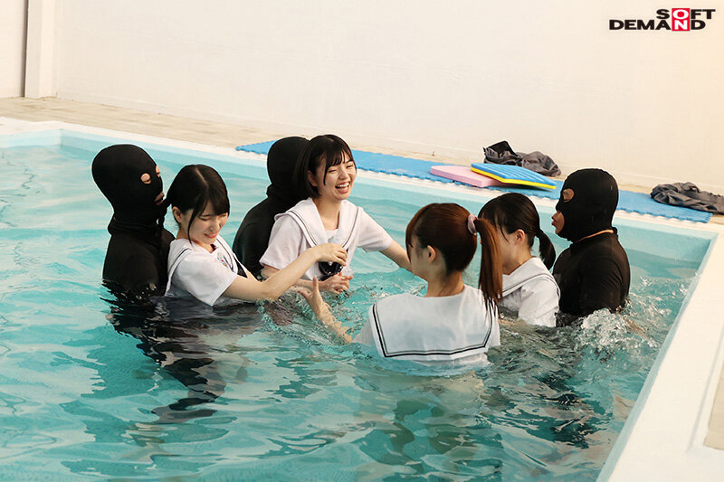 「伊織ひなの・市井結夏ら女子校生4人のレズキス＆中出し青春制服ストーリー」のサンプル画像15枚目