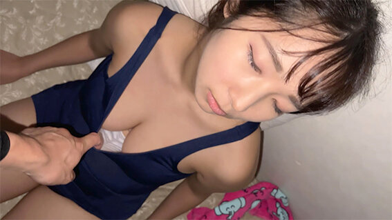 「【素人美少女】巨乳学生服ミニ系JKに中出し＆フェラ！可愛い娘を連れ去り睡眠プレイで孕ませ撮影」のサンプル画像11枚目