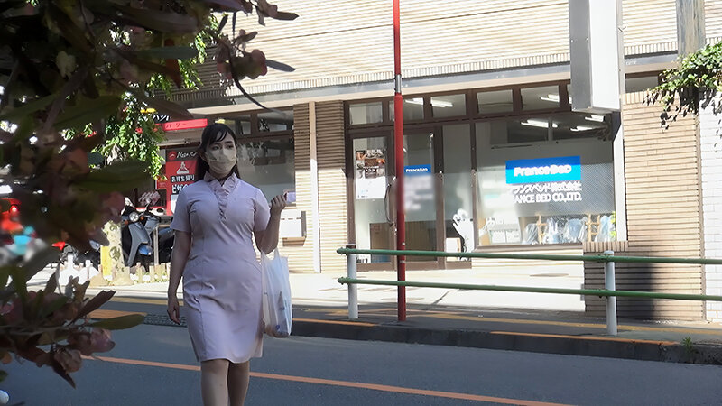 「美女32人に夢の中で中出し！女子校生・お姉さん・人妻が眠りながら感じる5時間SP」のサンプル画像2枚目