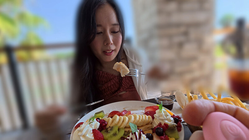 「塚田しおりの巨乳野外デートで羞恥露出プレイ！興奮のアクメ中出し体験」のサンプル画像4枚目