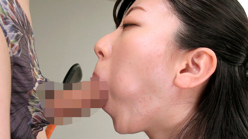 「【お姉さん系痴女】ち○ぽ大好きエロカワ美女の極上フェラ＆手コキテクニックが凄すぎる」のサンプル画像3枚目