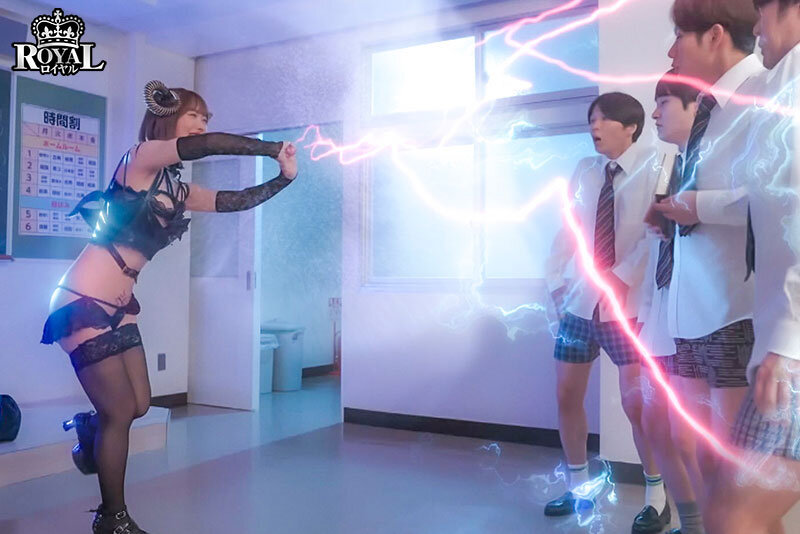 「小栗操の巨乳痴女プレイが凄い！騎乗位で中出しさせるサキュバス系美女の魅力」のサムネイル