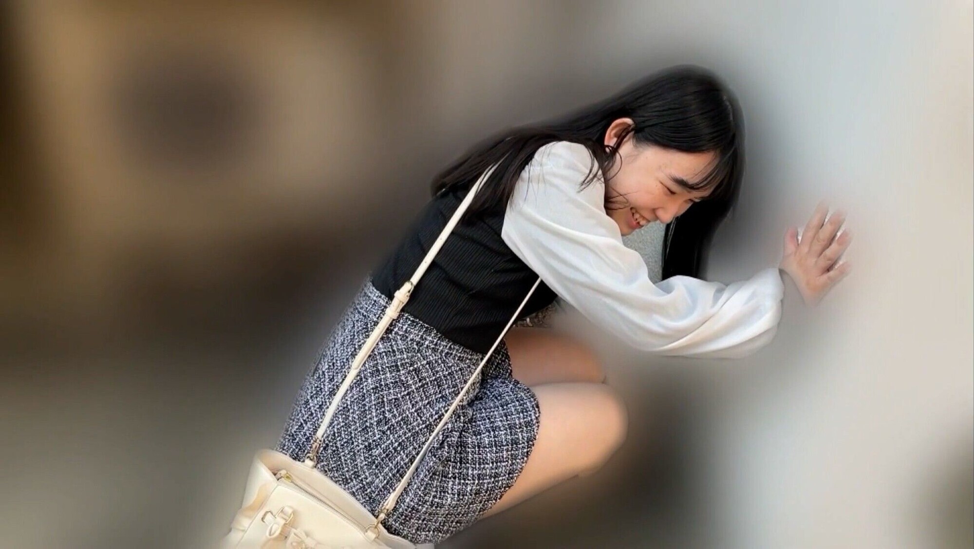 「愛川夢奈ちゃんとリモバイ散歩！街中で絶頂恥辱プレイ！」のサンプル画像8枚目
