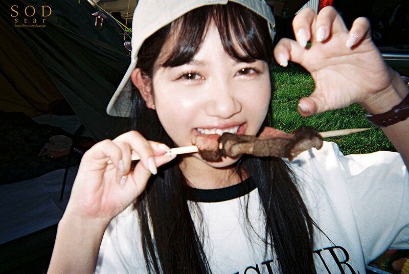 「百仁花とキャンプデートで野外露出&濃厚キス!テント内でイチャラブフェラする一泊二日の旅」のサンプル画像13枚目