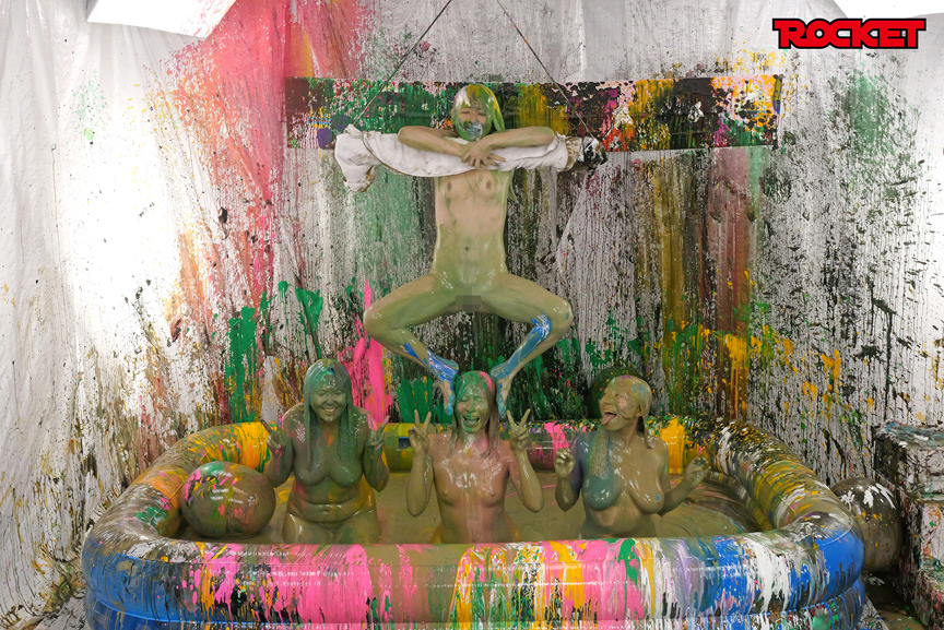 「幾野まち・赤城穂波ら4人がウェット＆メッシー体験！どろんこプールで濡れ場バラエティ企画」のサンプル画像20枚目