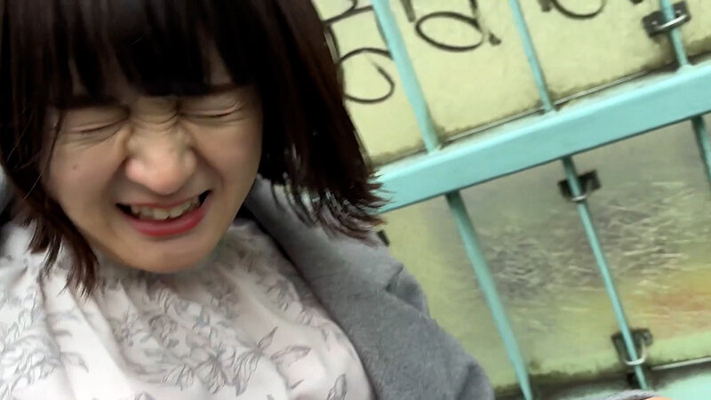 「【素人ナンパ】お姉さん系アルバイト美女みこちゃんを街角でくすぐり体験させてもらった結果」のサンプル画像3枚目