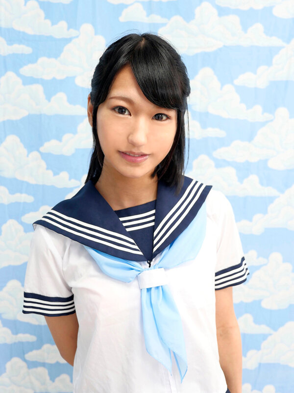 「渚ひまわり 女子校生ナンパ企画 素人JKに素股お願いしたら予想外の展開に…代々木で見つけた優しい美少女」のサムネイル