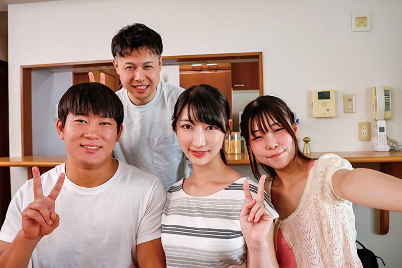 「雪代美鳳が魅せる禁断の寝取られ3P！巨乳義母と人妻の背徳プレイに興奮必至」のサンプル画像3枚目