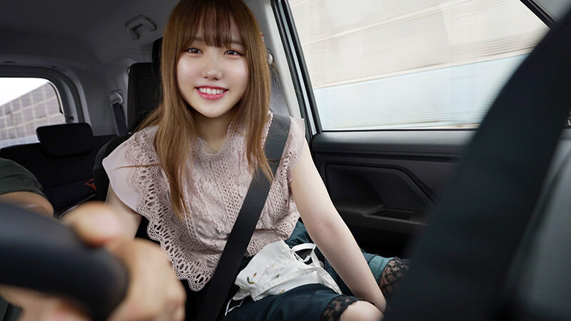 「【素人女子大生まゆ】巨乳女子校生風の小動物系美少女がフェラ＆中出しで乱れる濃厚SEX」のサンプル画像5枚目