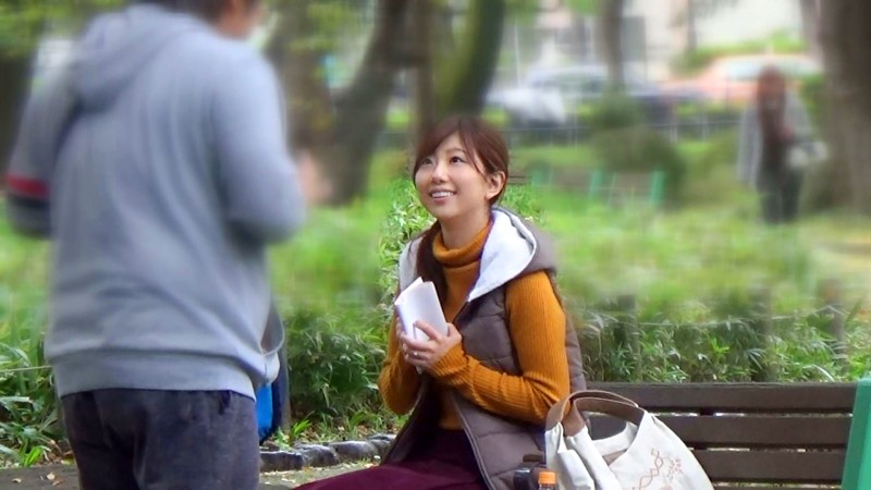 「清水怜唯奈 清楚な美乳人妻をナンパして中出し！欲求不満の主婦が乱れる姿に興奮」のサムネイル