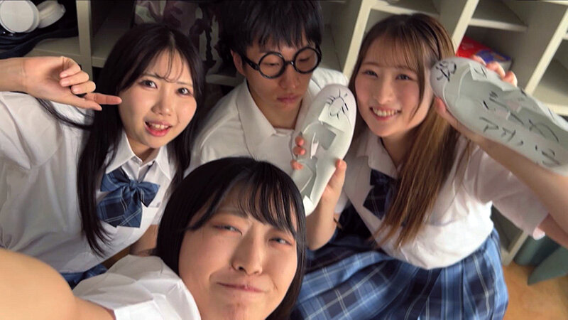 「末広純が女子校生コスプレで3P顔射＆潮吹き！競泳水着姿で魅せる過激プレイ」のサンプル画像2枚目