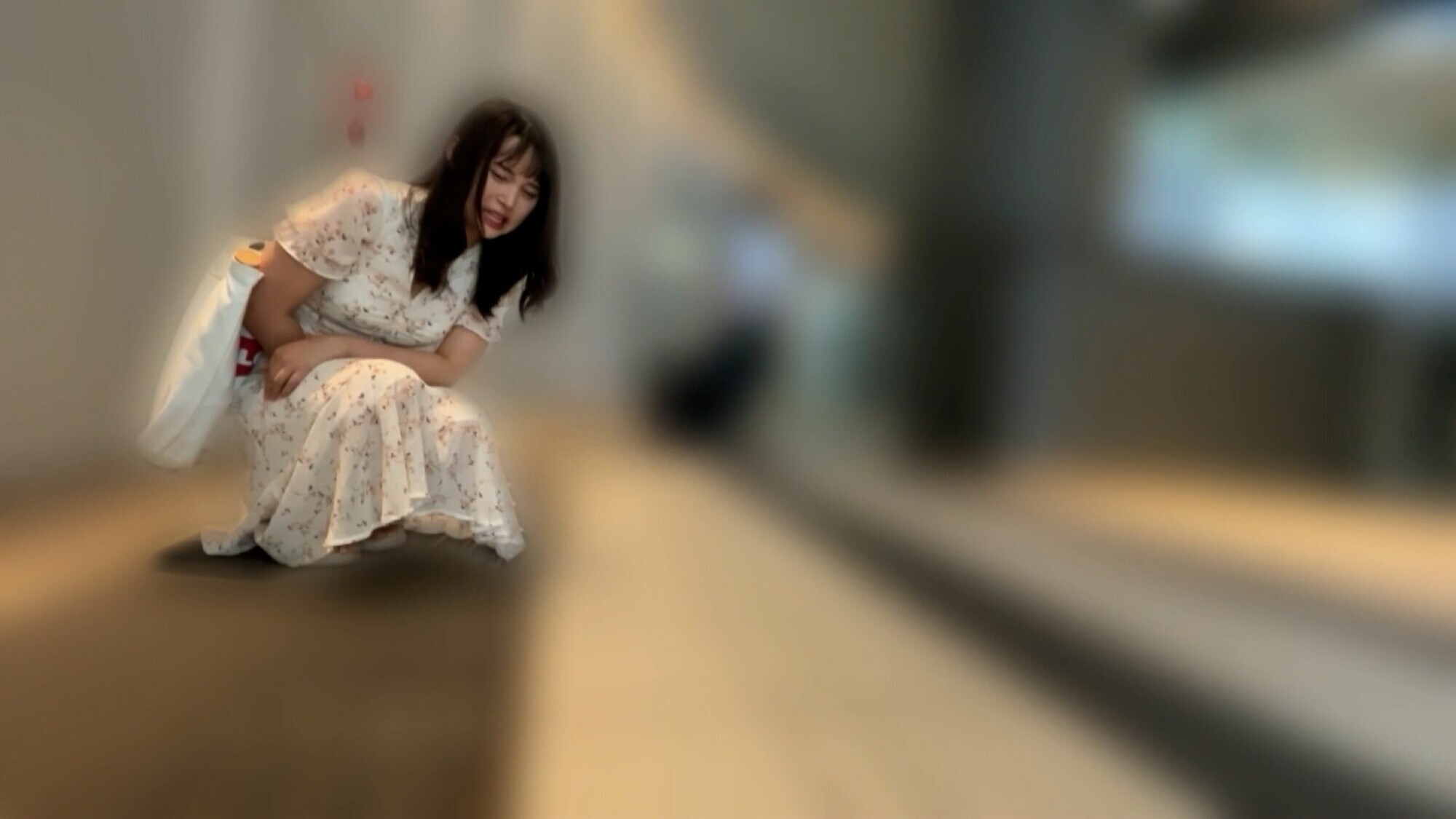 「リモバイ散歩！街中で4人の女と絶頂恥●プレイ！ VOL.3」のサンプル画像3枚目