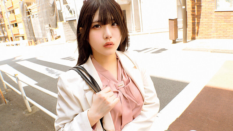 「【素人】巨乳秘書が童貞筆おろしで何度も中出し！敏感デカチンに発情する美人OL」のサンプル画像13枚目