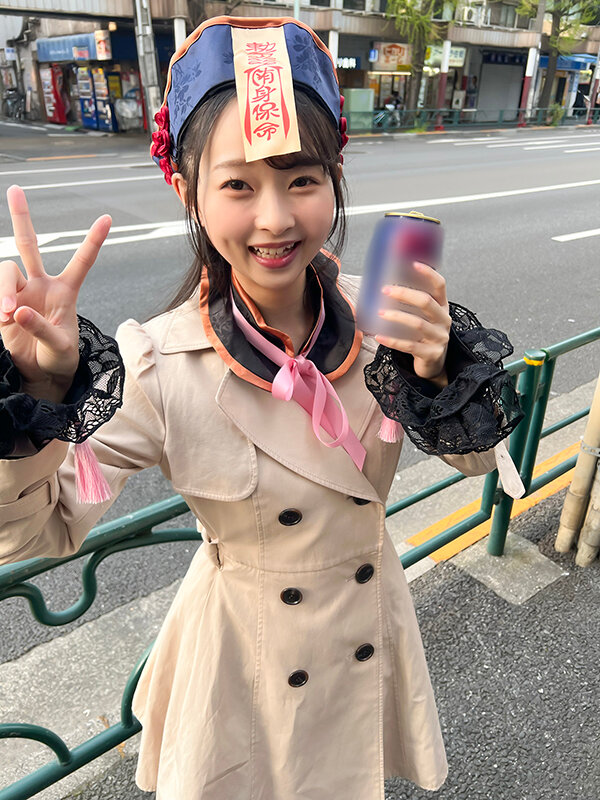 「素人コスプレ美女がバイブ責めで潮吹きアクメ!ハロウィンナンパで巨乳パリピが絶頂我慢チャレンジ」のサンプル画像1枚目