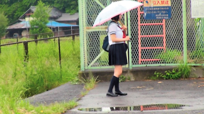 「【素人JK】田舎の隠れ巨乳女子校生がセーラー服姿でパイズリ＆中出しを懇願する濃厚プレイ」のサムネイル