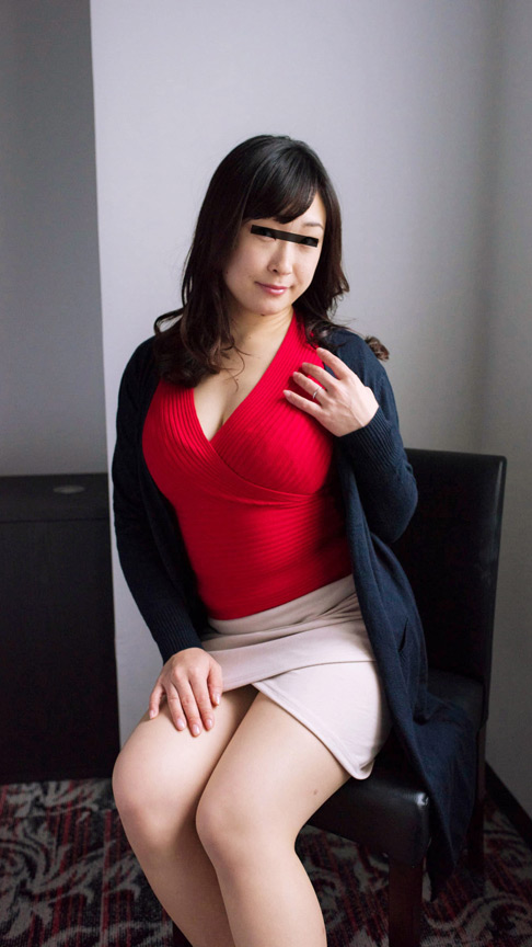 「【熟女】人妻ナンパで中出し36人！欲求不満の素人奥様たちとの濃厚プレイ8時間スペシャル」のサンプル画像2枚目