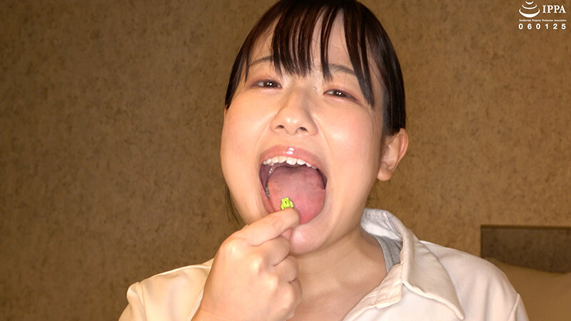「【谷田かりな】口内観察＆巨大女フェチ動画！歯・口腔フェチ必見のくすぐったがり反応【フェチ】」のサンプル画像9枚目