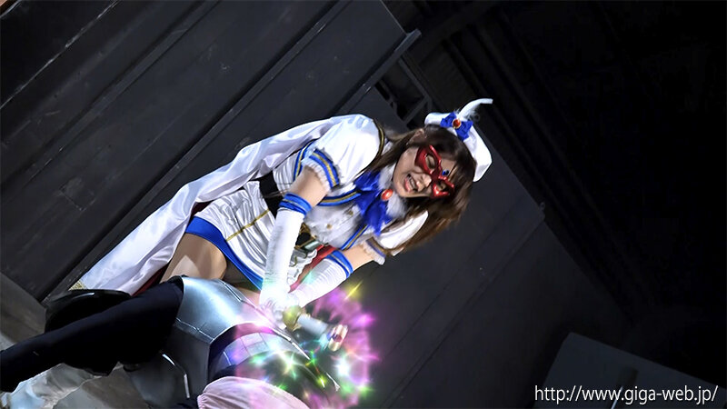 「新村あかり 女戦士コスプレで魔法少女に変身！恥辱の戦闘シーン満載の特撮風AVが話題」のサンプル画像5枚目