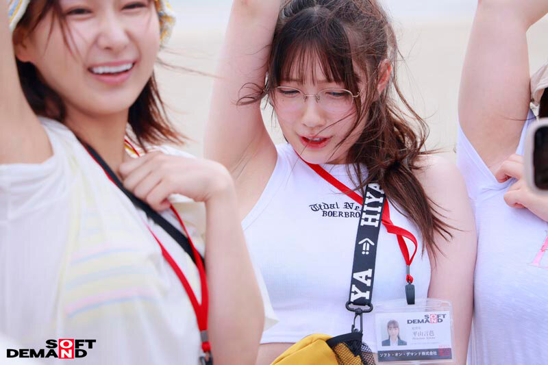 「平山言芭・田中依知星ら巨乳OL4名が水着姿で同僚とドキドキ企画に挑戦！マジックミラー号体験」のサンプル画像19枚目