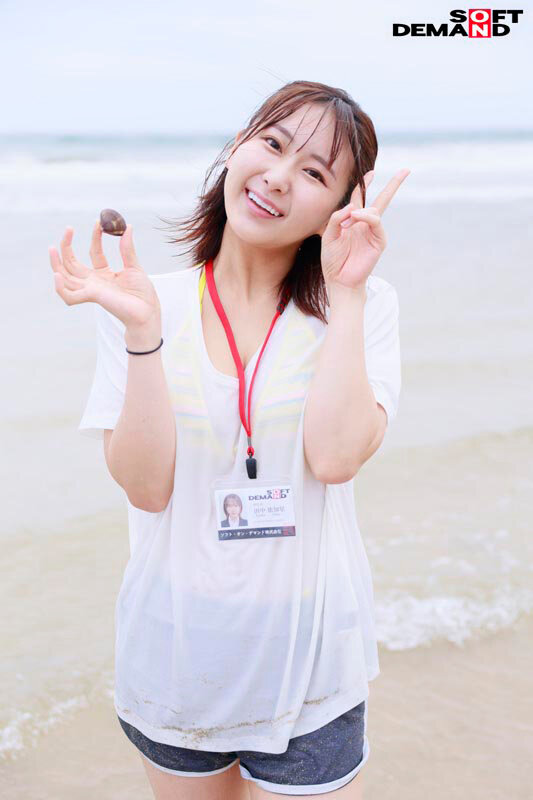 「平山言芭・田中依知星ら巨乳OL4名が水着姿で同僚とドキドキ企画に挑戦！マジックミラー号体験」のサンプル画像2枚目