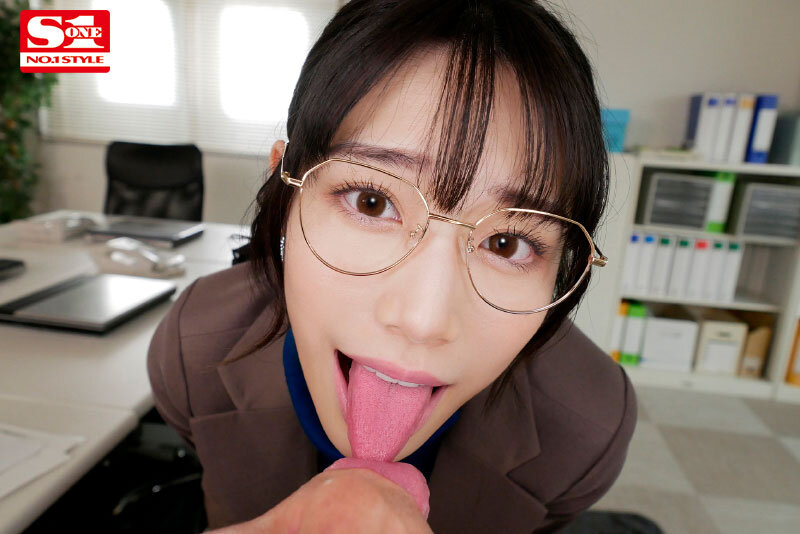 「河北彩花の淫語責めがエロい！スレンダー痴女が至近距離で寝取る濃厚プレイ動画」のサンプル画像9枚目