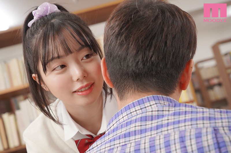 「百瀬あすかが制服姿でパンチラ誘惑！小悪魔痴女JKの中出しフェラご奉仕プレイ」のサンプル画像3枚目