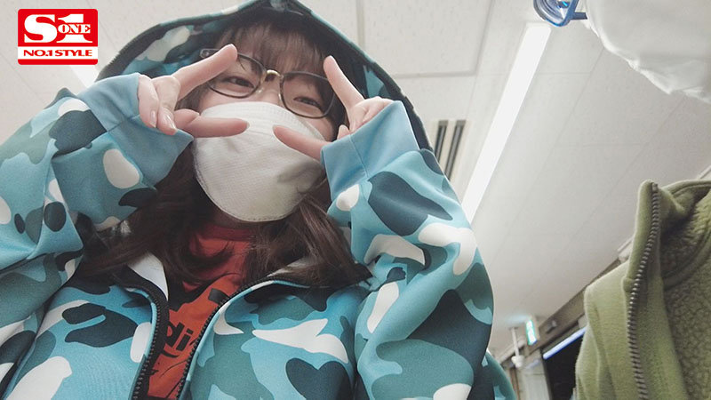 「巨乳痴女・鷲尾めいがM男を3日間責め続ける！パイズリ＆盗撮プレイで魅せる究極の誘惑」のサンプル画像4枚目