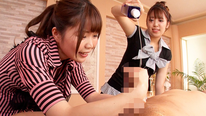 「香苗レノン・鈴木さとみら豪華女優の乳首舐め手コキ3Pで責められるM男の快感映像」のサンプル画像3枚目