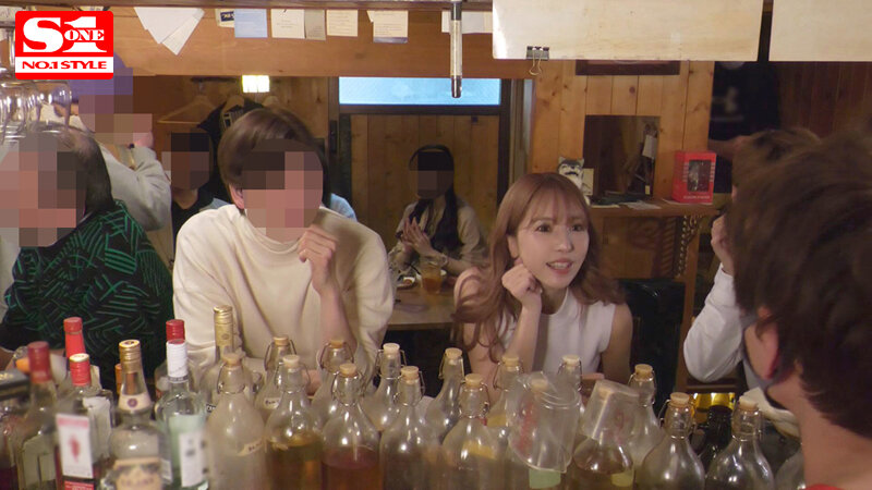 「三上悠亜の巨乳密着ドッキリ企画!即ハメ&フェラで攻める前代未聞のサプライズ撮影」のサンプル画像7枚目