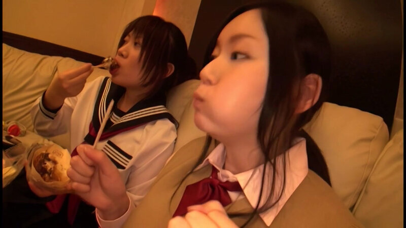 「【素人円光】セーラー服JKちはる＆ななの3P中出し体験！関西素人娘の本気プレイ」のサムネイル